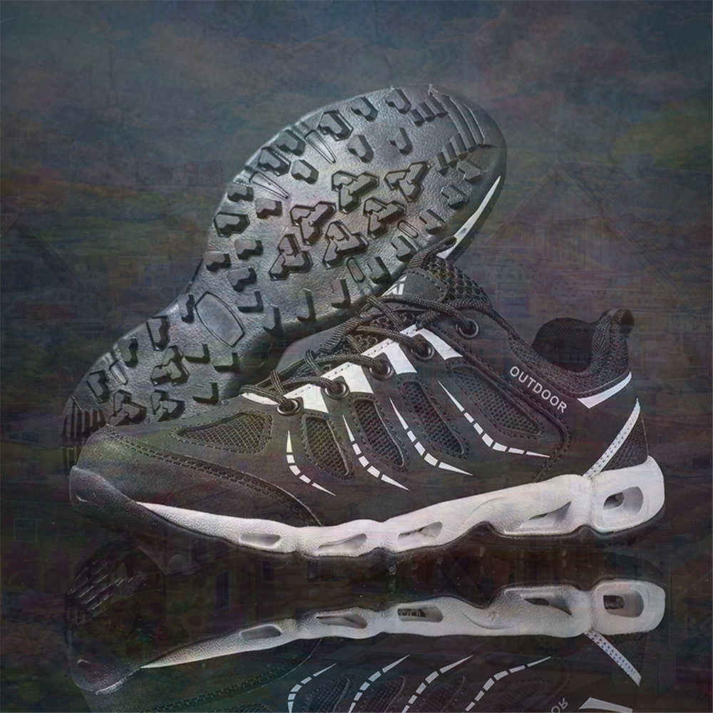 Sumer Round Tip Silver Sneaker - огляд і ціна Vintage Collectible Stores